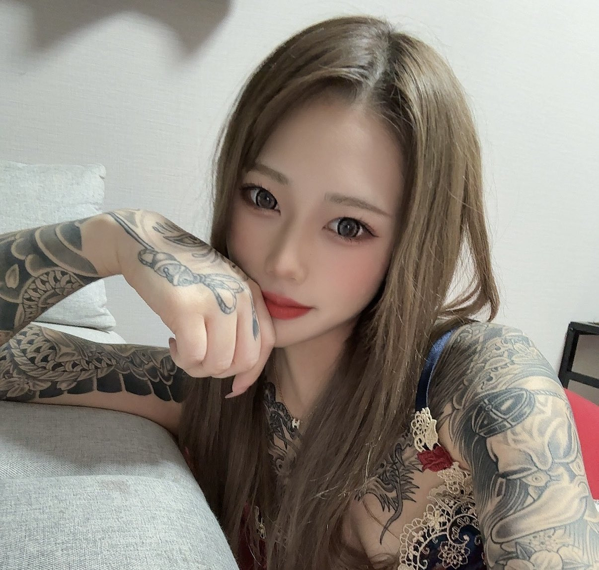 休业的这段时间⋯她从美少女变成全刺青女优！